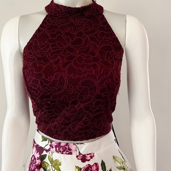 City Vibe Mock Neck Lace-Up Back Lace Top
with Floral Skirt Two-Piece Dress NWT - Picture 3 of 15